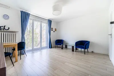 Część wypoczynkowa w obiekcie Wiktorska Blue Studio by BookingHost